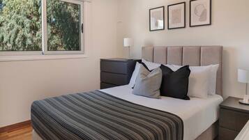 2 slaapkamers, een strijkplank/strijkijzer, wifi, beddengoed
