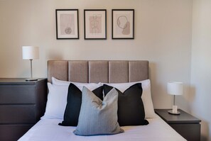 2 habitaciones, tabla de planchar con plancha, wifi y ropa de cama 