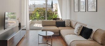 Phaedrus Living: Evergreen Nicosia City Residence