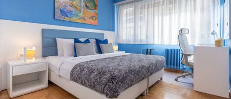 1 bedroom, desk, iron/ironing board, WiFi