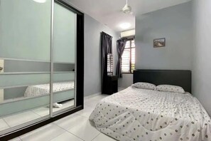 4 chambres, fer et planche à repasser, Wi-Fi, draps fournis