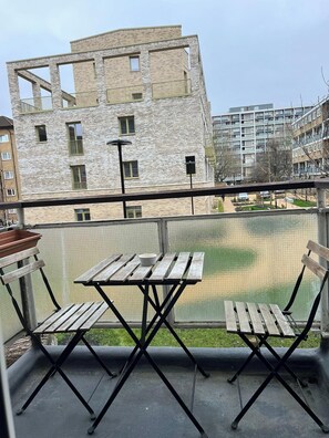 Apartment | Outdoor dining