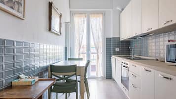 Apartment, Balcony | Private kitchen | Electric kettle, toaster