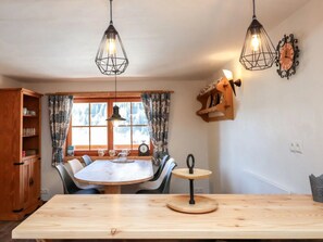 Dining - Apartment in Ebene Reichenau With Garden (Reichenau)