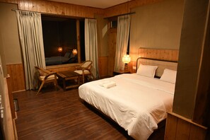 Ducha, batas, pantuflas, toallas