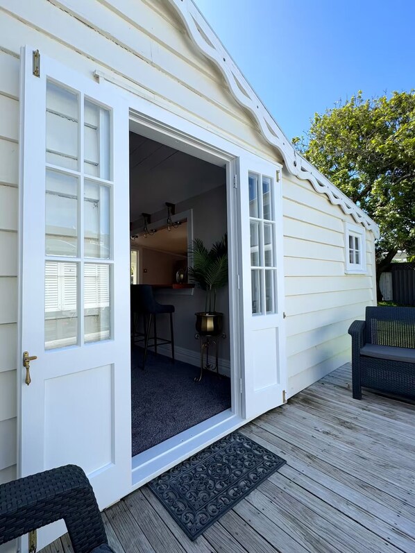 Terrace/patio - Creed Cottage, Whitianga (Whitianga)