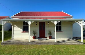 Exterior detail - Creed Cottage, Whitianga (Whitianga)
