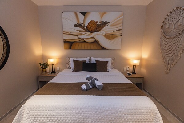 3 bedrooms, in-room safe, desk, iron/ironing board