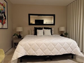 3 chambres, coffres-forts dans les chambres, bureau