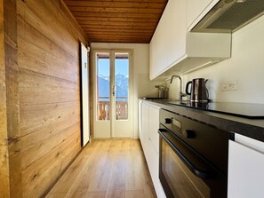 Refrigerador, microondas, horno, lavavajillas