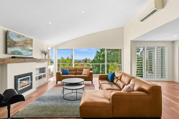 Upstairs Living Area