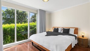 4 bedrooms, WiFi, bed sheets - Little Sunshine a luxury holiday rental that offers a soothing blend of indulgence, t (Gerroa)