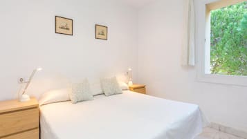 Apartment | 1 bedroom, bed sheets