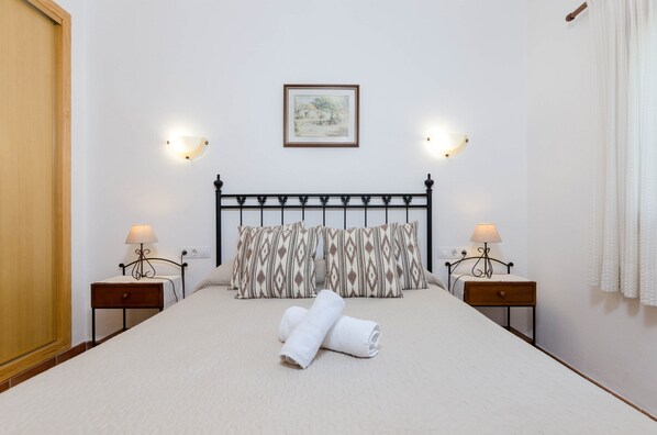Room - Private Villa With Inviting Space (Binissalem)