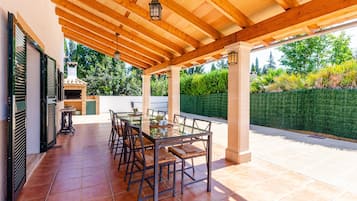 Vila | Tempat makan outdoor