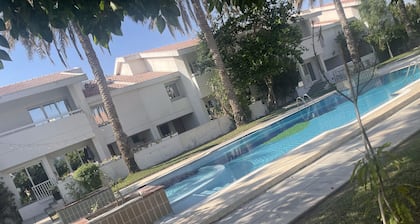 Spacious villa with 4 bedrooms in Dubai near to International Airport