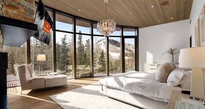 Brand New Heated Pool and Hot Tub, Ski In Out Park City Chalet