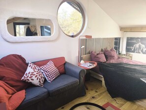 Apartment, Park View | Living area - Charming Studio the Heart of the Forest (Chaumont-Gistoux)