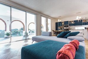 智能电视、壁炉