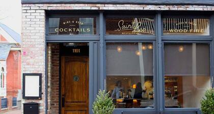 Chic Oxford Condo Getaway with 3 King Suites!