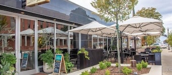 Indigo House - Gorgeous 3 King Suites + Loft!