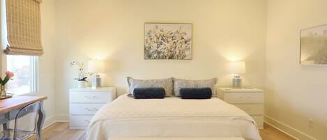 3 bedrooms, desk, WiFi, bed sheets