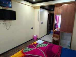 Deluxe Room, Valley View | Free WiFi - Hotel Pangot Himalayan View (Kosiyakutoli)