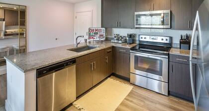 Walk to Campus & The Square with 2 Parking Spaces!