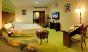 Executive Suite Room | 办公桌、笔记本电脑工作区、熨斗/熨板、免费 WiFi