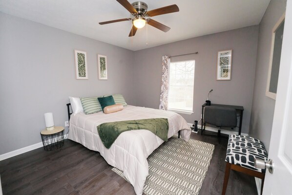 3 bedrooms, iron/ironing board, WiFi, bed sheets