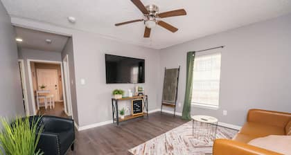 Comfy Knoxville Home
Near downtown, Interstate, Wi-Fi, Free local gift cards!