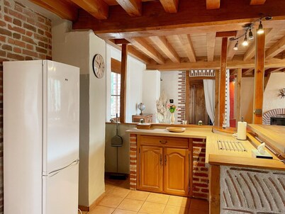 Cottage in Sologne with enclosed garden, pets allowed, parking and internet