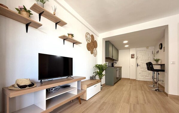 Interior - Apartment 10m to Beach, A/C, WiFi, Sleeps 4 (Salou)