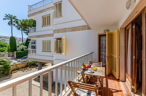 Pretty Apartment Near Beach