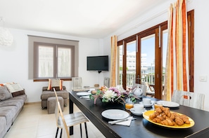 Apartment | Dining - Pretty Apartment Near Beach (Alcúdia)