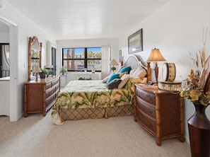 1 bedroom, iron/ironing board, free WiFi, bed sheets - Waterfront 1BR condo with 2 baths, pool, marina, and WiFi. (Marco Island)