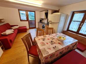 Interior - Cozy Apartment Near Murkarspitze (Bad Kleinkirchheim)