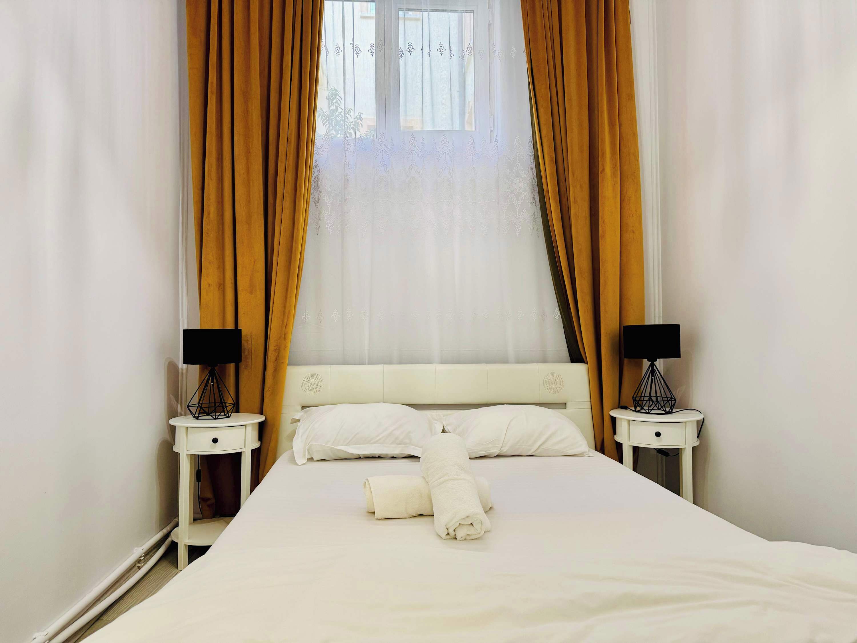 1 camera, ferro/asse da stiro, Wi-Fi, lenzuola