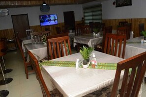 Restaurant - City King Hotel Apartments (Monrovia)