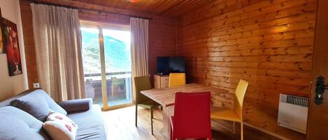 Apartment | Living room