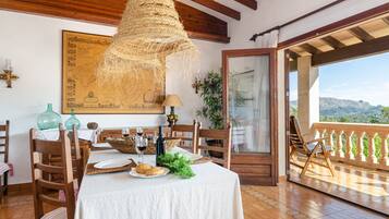 House | Outdoor dining