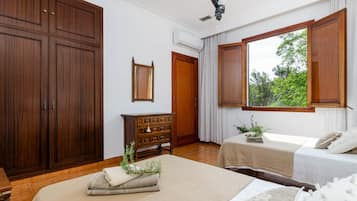 House | 3 bedrooms, iron/ironing board