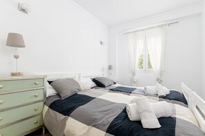 Apartament | 3 dormitoris i planxa i posts de planxar 
