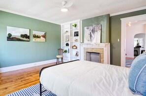 2 室のベッドルーム、アイロン / アイロン台、WiFi、ベッドシーツ