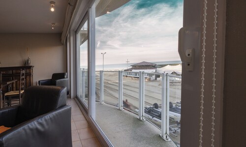 2 bedroom accommodation in Sint Idesbald
