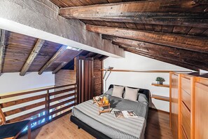 Apartment | 2 bedrooms, free WiFi, bed sheets - I Girasoli C14 by Wonderful Italy (Toscolano Maderno)