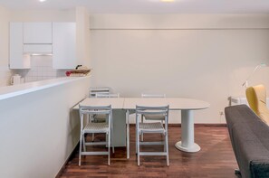 Dining - 2 bedroom accommodation in Sint Idesbald (Sint Idesbald)
