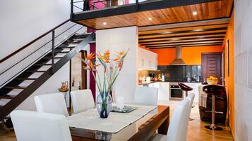 Villa | Dining