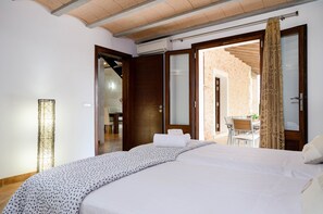 Villa | 3 bedrooms, iron/ironing board - Charming Villa Near Sandy Beach (Santa Margalida)