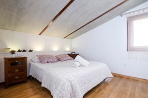 Villa | 3 bedrooms, iron/ironing board - Charming Villa Near Sandy Beach (Santa Margalida)